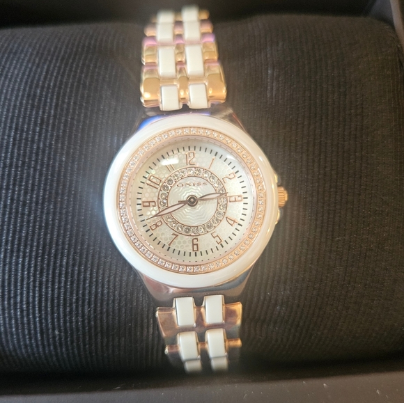 Oniss Paris Austrian Crystal Watch - Picture 6 of 14